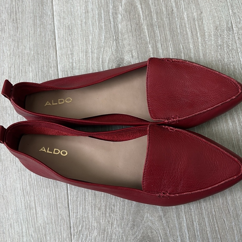 Aldo woman’s Red Leather Pointed Toe Flats size 9 - Picture 6 of 9
